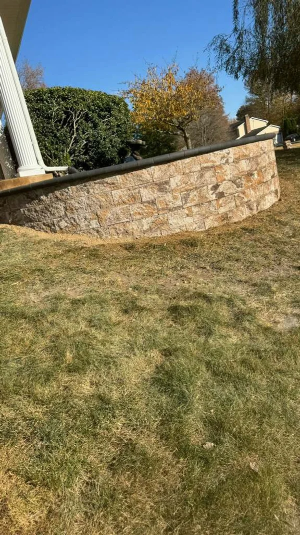 Concrete Wall Block Retaining Wall — curved edge