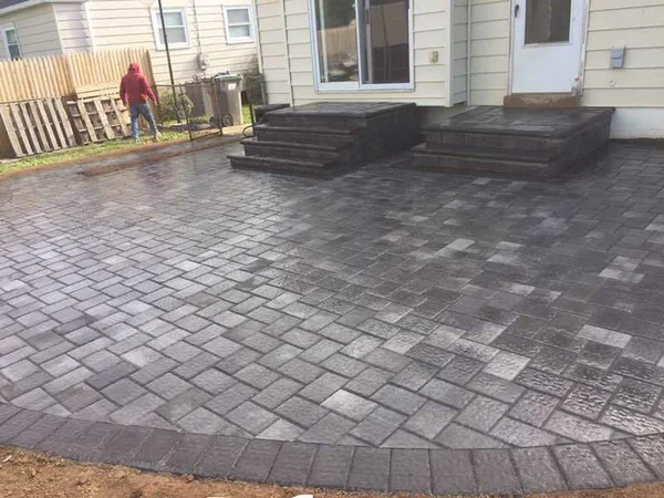 Paver Patio — steps & curved edge