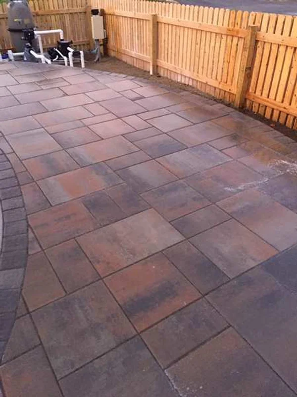 Paver Patio — curved edge