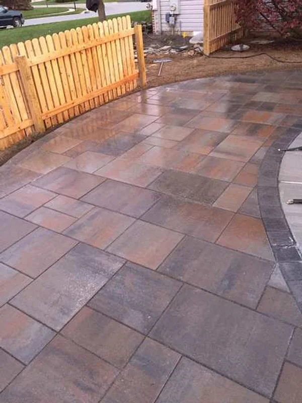 Paver Patio — curved edge